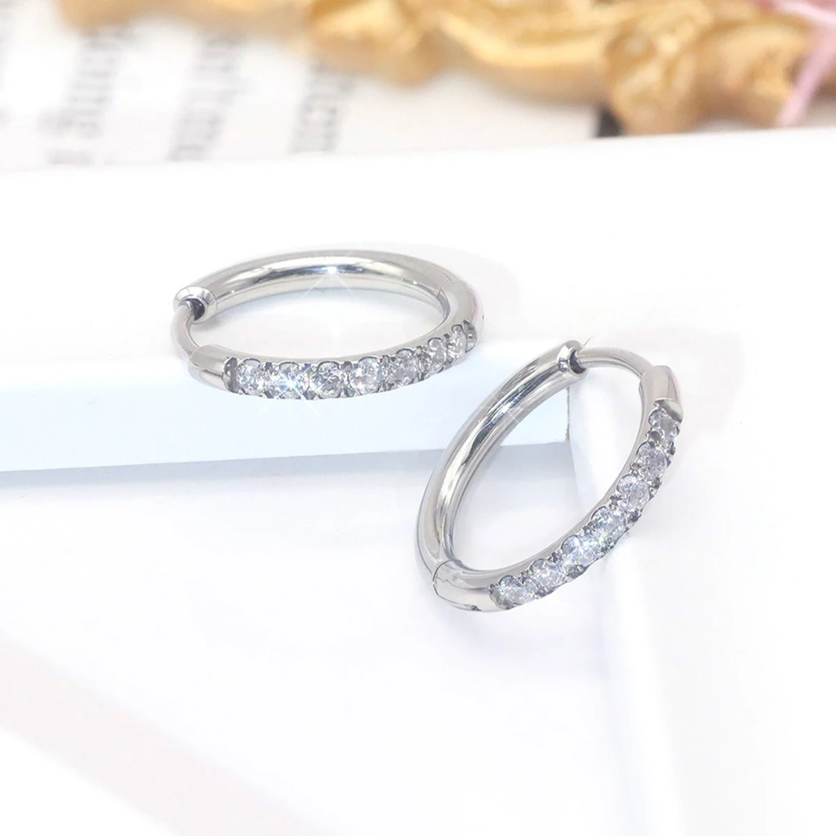 2Pcs Stainless Steel Cz Hoop E - مراجعة Conch Earring Hoop وسعره