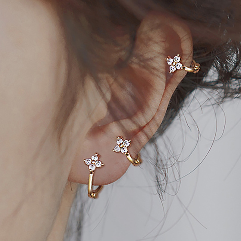 Dainty Flower Earclip Earrings - مراجعة Conch Earring Hoop وسعره