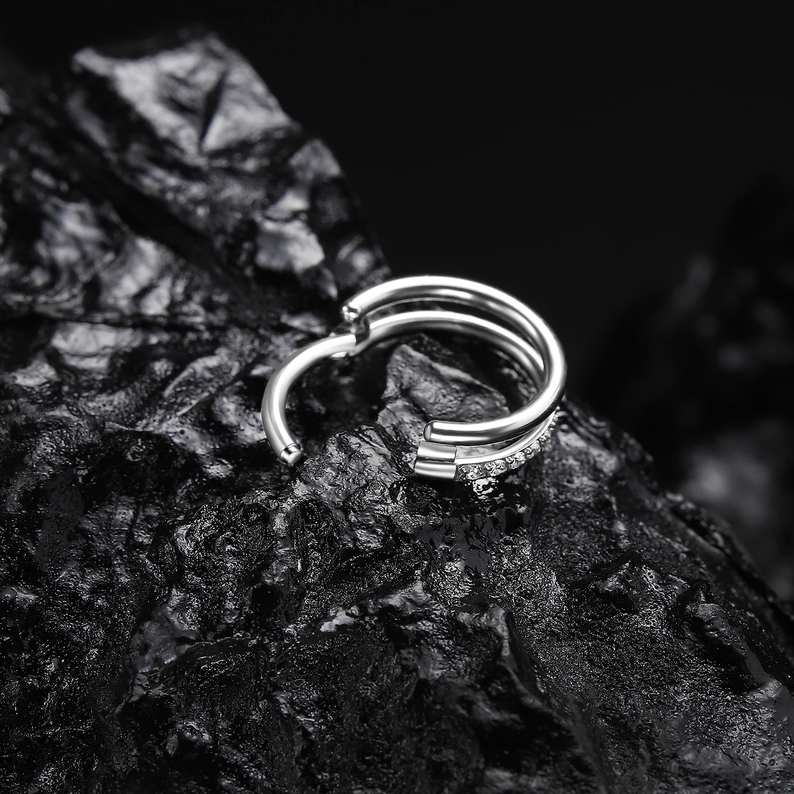 G23 16G Titanium CZ Row Conch  - مراجعة Conch Earring Hoop وسعره
