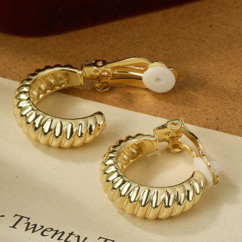 Stainless Steel Croissant Chun - مراجعة Body Jewelry Hypoallergenic وسعره
