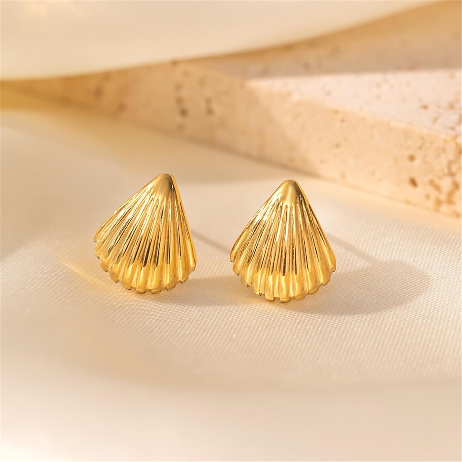 Summer Beach Essential Seashel - مراجعة Conch Earring Hoop وسعره